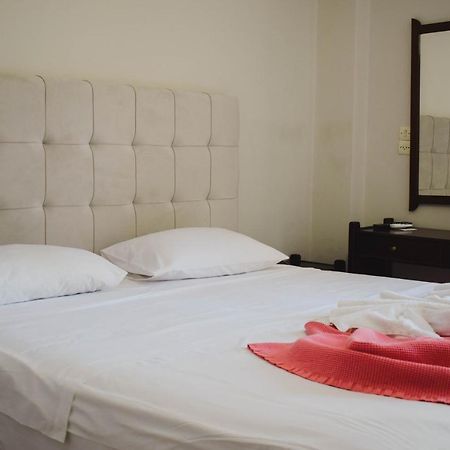 City Center Hotel Каламата Экстерьер фото