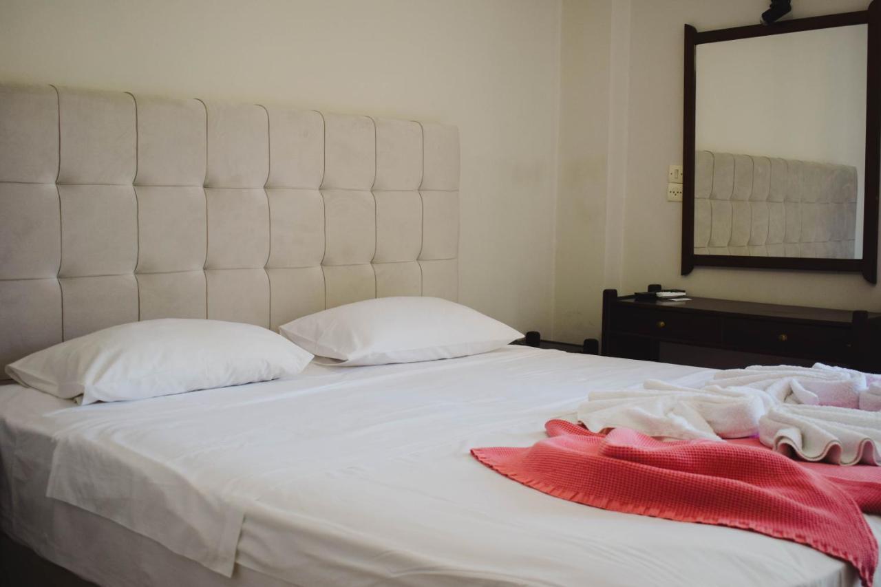 City Center Hotel Каламата Экстерьер фото