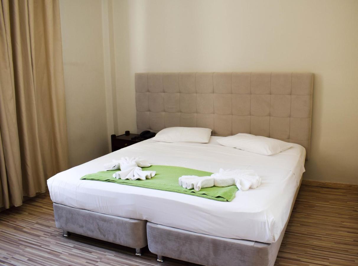 City Center Hotel Каламата Экстерьер фото